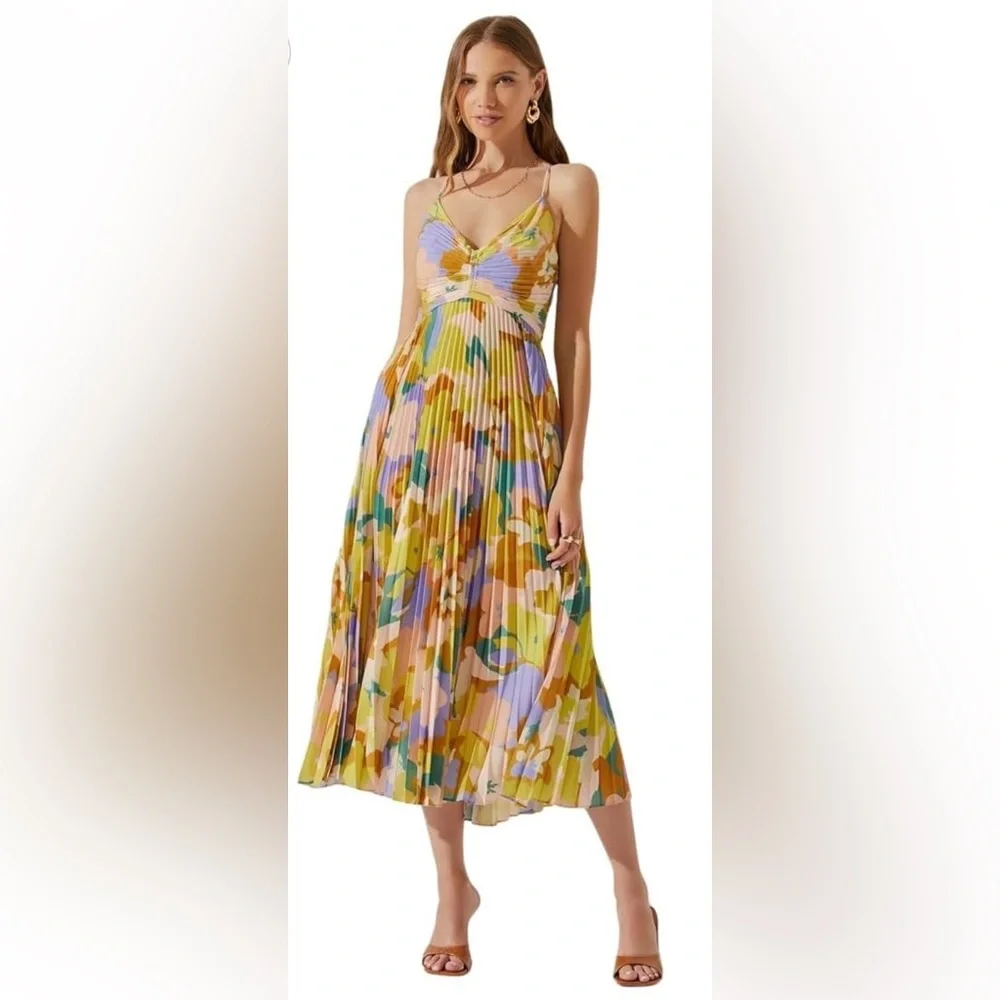 Astr the label Blythe Floral Plisse Midi Dress - Picture 1 of 8